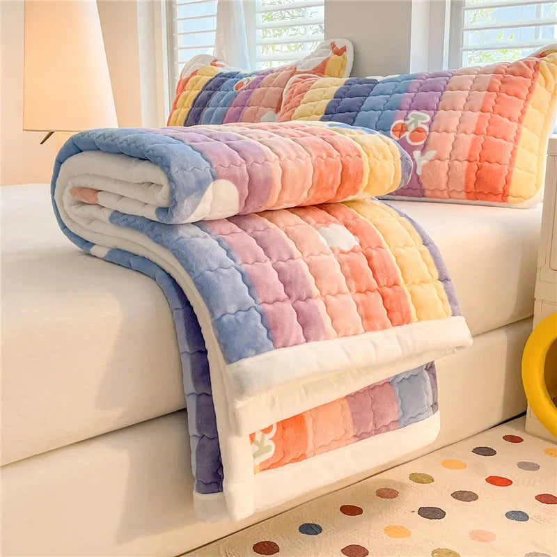 Velvet Comfort Thicken Mattress Topper – Soft Quilted Bed Mat for Winter Warm Beds