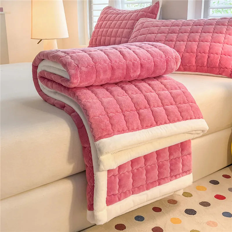 Velvet Comfort Thicken Mattress Topper – Soft Quilted Bed Mat for Winter Warm Beds