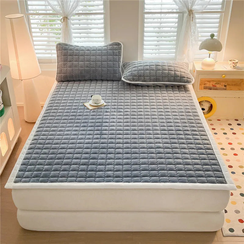 Velvet Comfort Thicken Mattress Topper – Soft Quilted Bed Mat for Winter Warm Beds