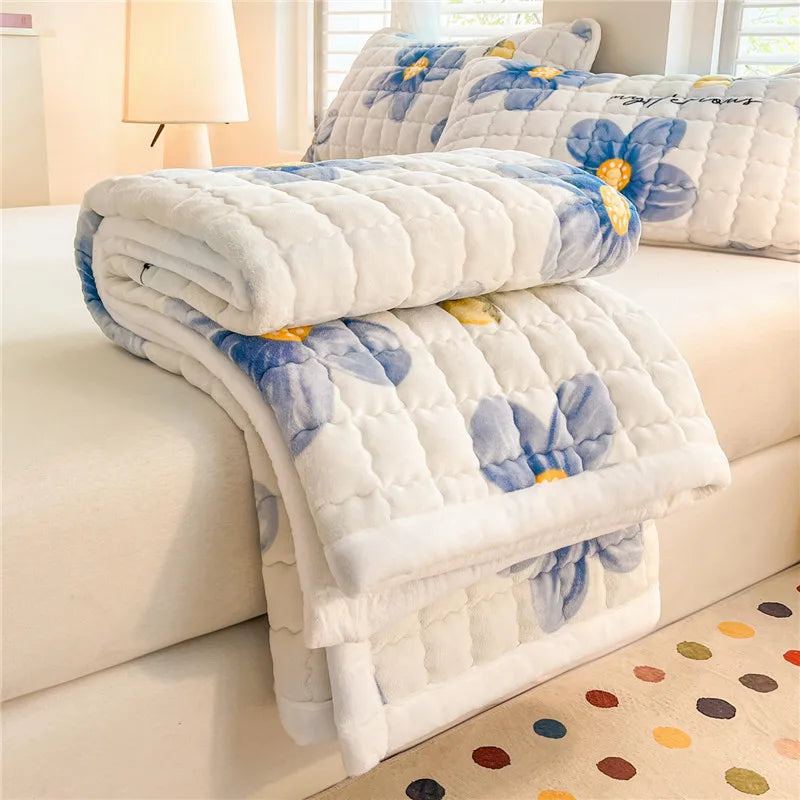 Velvet Comfort Thicken Mattress Topper – Soft Quilted Bed Mat for Winter Warm Beds