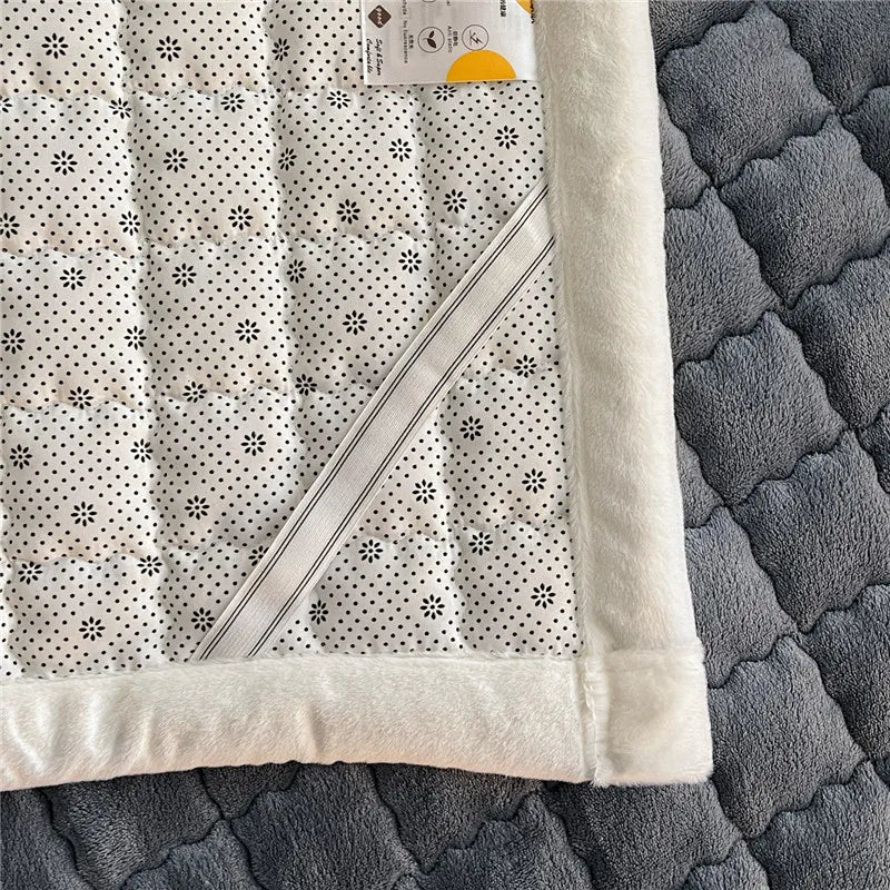 Velvet Comfort Thicken Mattress Topper – Soft Quilted Bed Mat for Winter Warm Beds