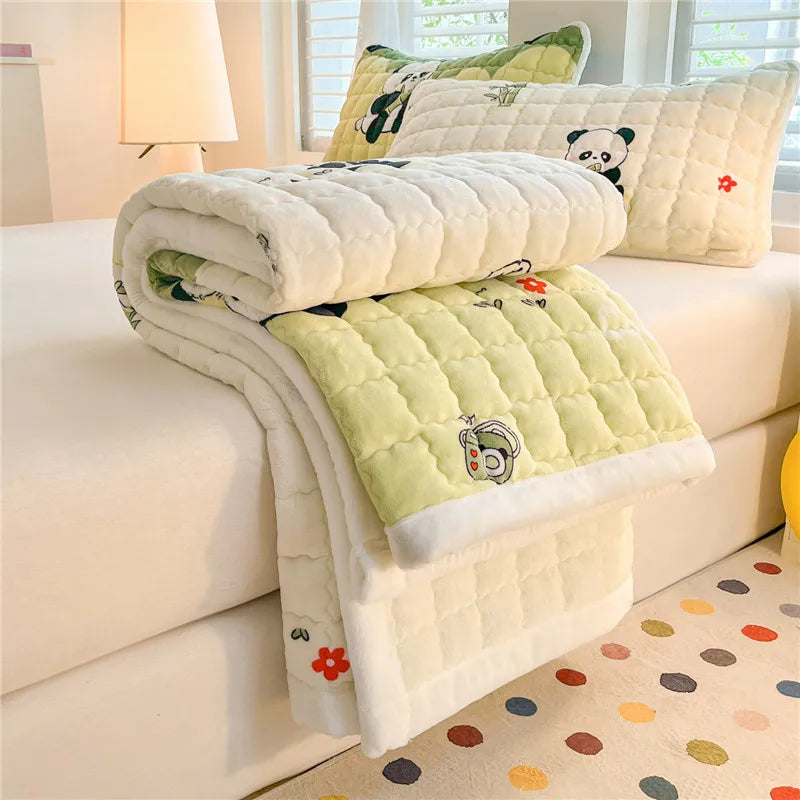 Velvet Comfort Thicken Mattress Topper – Soft Quilted Bed Mat for Winter Warm Beds