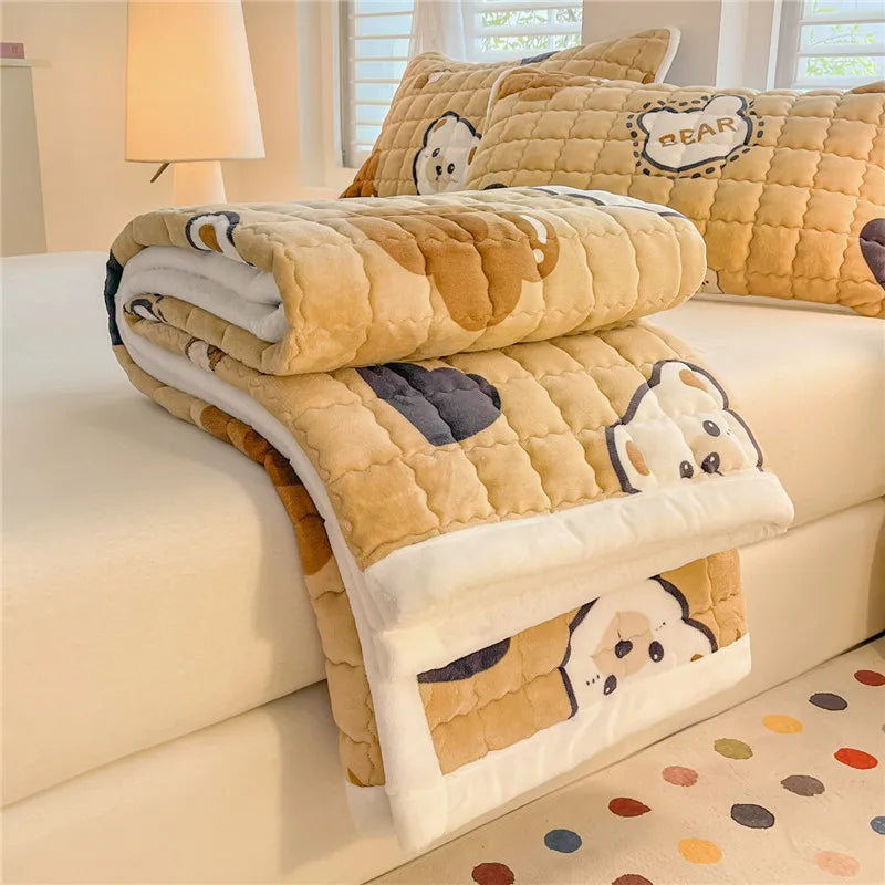 Velvet Comfort Thicken Mattress Topper – Soft Quilted Bed Mat for Winter Warm Beds