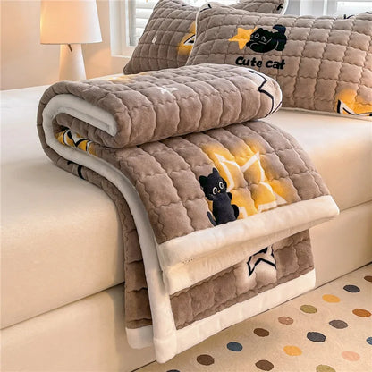 Velvet Comfort Thicken Mattress Topper – Soft Quilted Bed Mat for Winter Warm Beds
